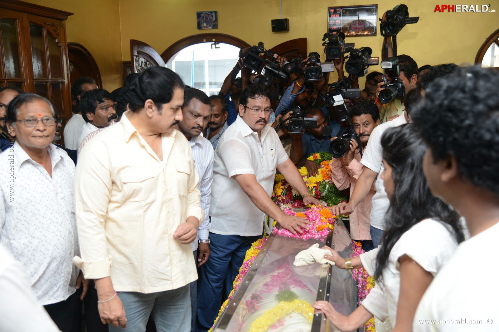 Srihari Condolence Photos 1