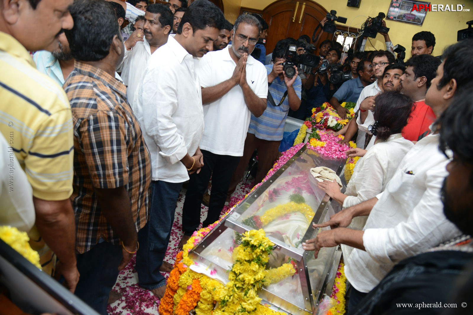 Srihari Condolence Photos 