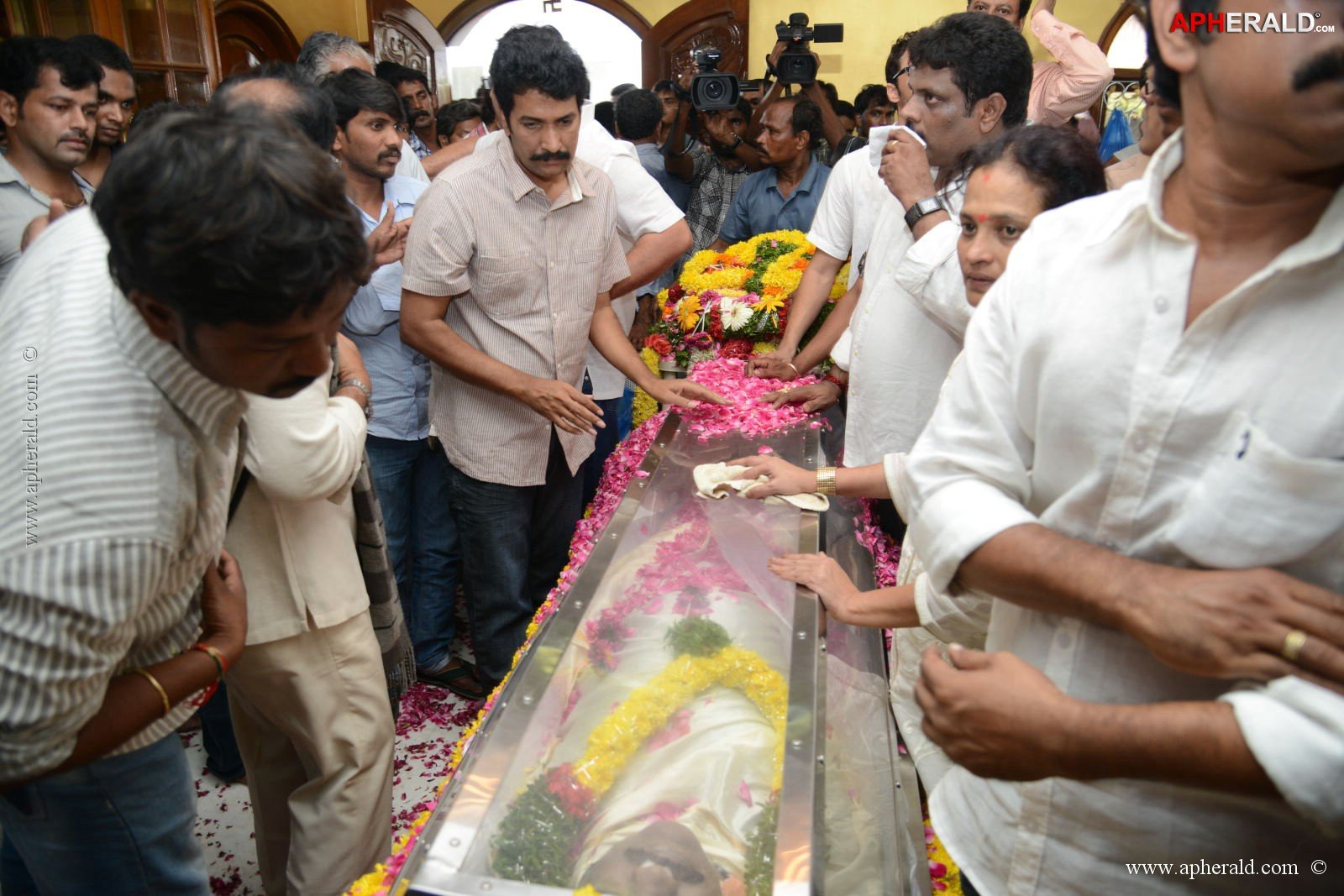 Srihari Condolence Photos 