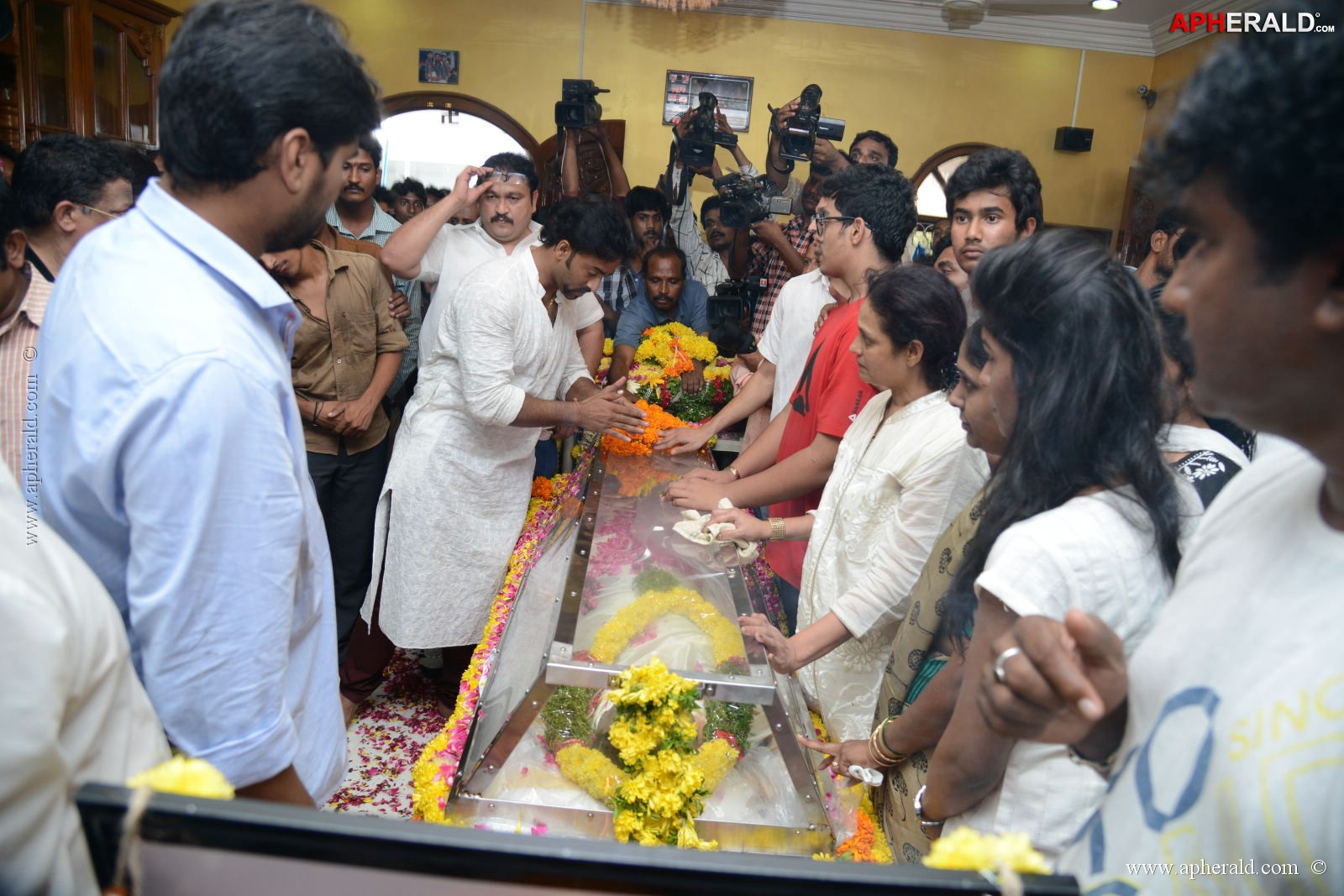 Srihari Condolence Photos 