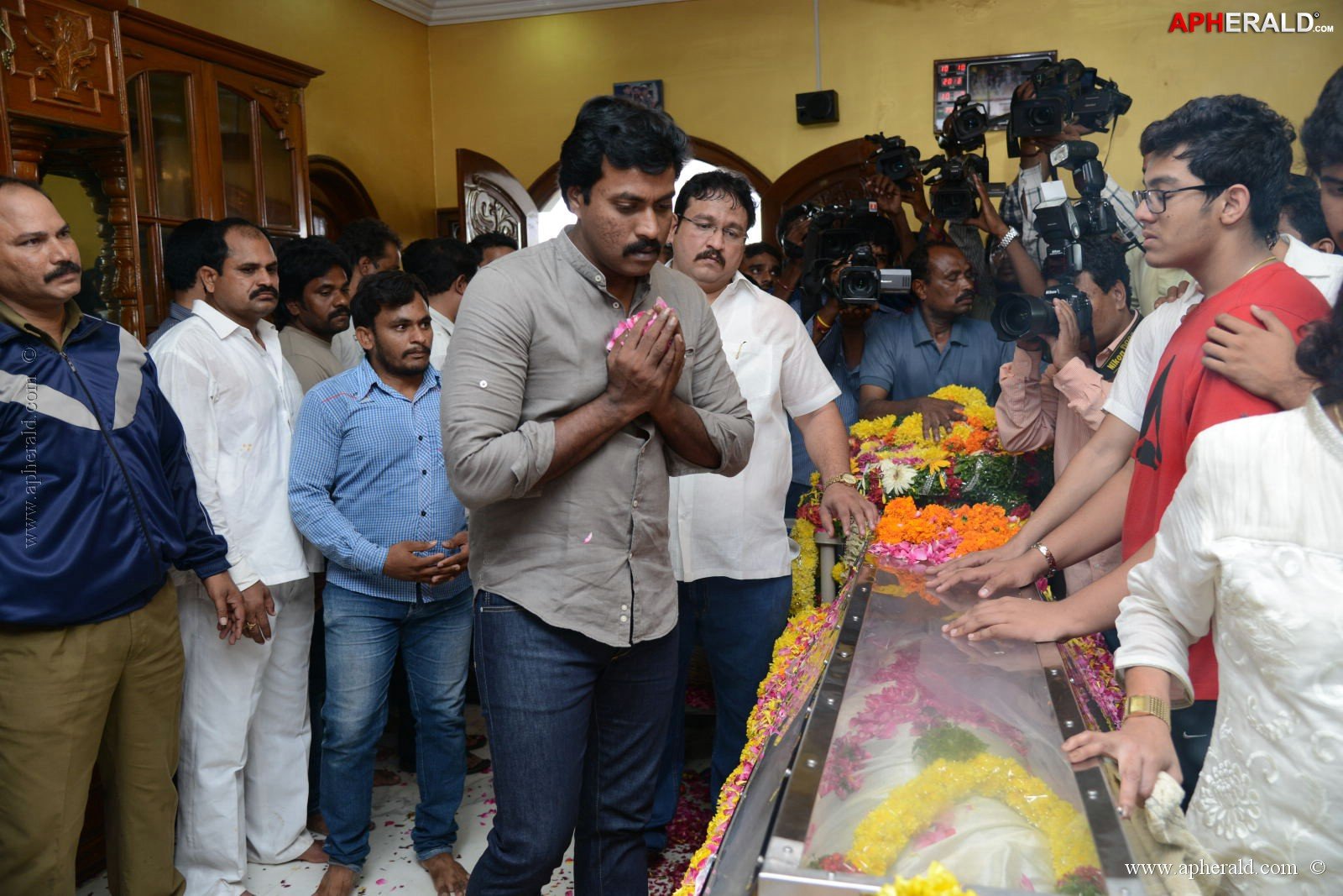 Srihari Condolence Photos 