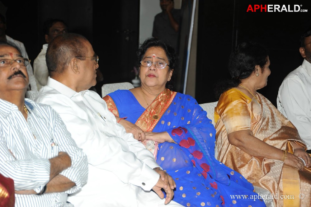 Viswa Vijetha Vijaya Gadha Book launch