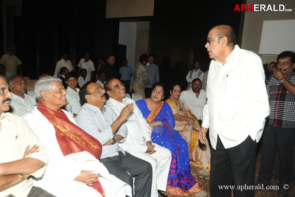 Viswa Vijetha Vijaya Gadha Book launch