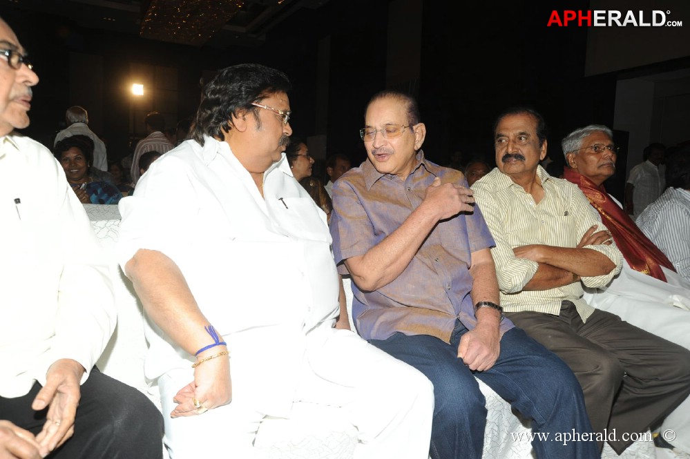 Viswa Vijetha Vijaya Gadha Book launch