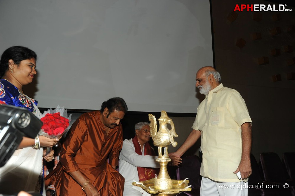 Viswa Vijetha Vijaya Gadha Book launch