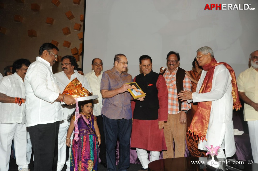 Viswa Vijetha Vijaya Gadha Book launch
