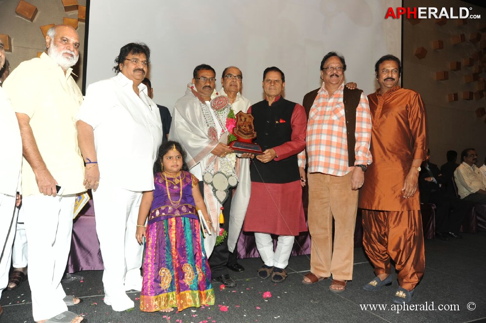 Viswa Vijetha Vijaya Gadha Book launch