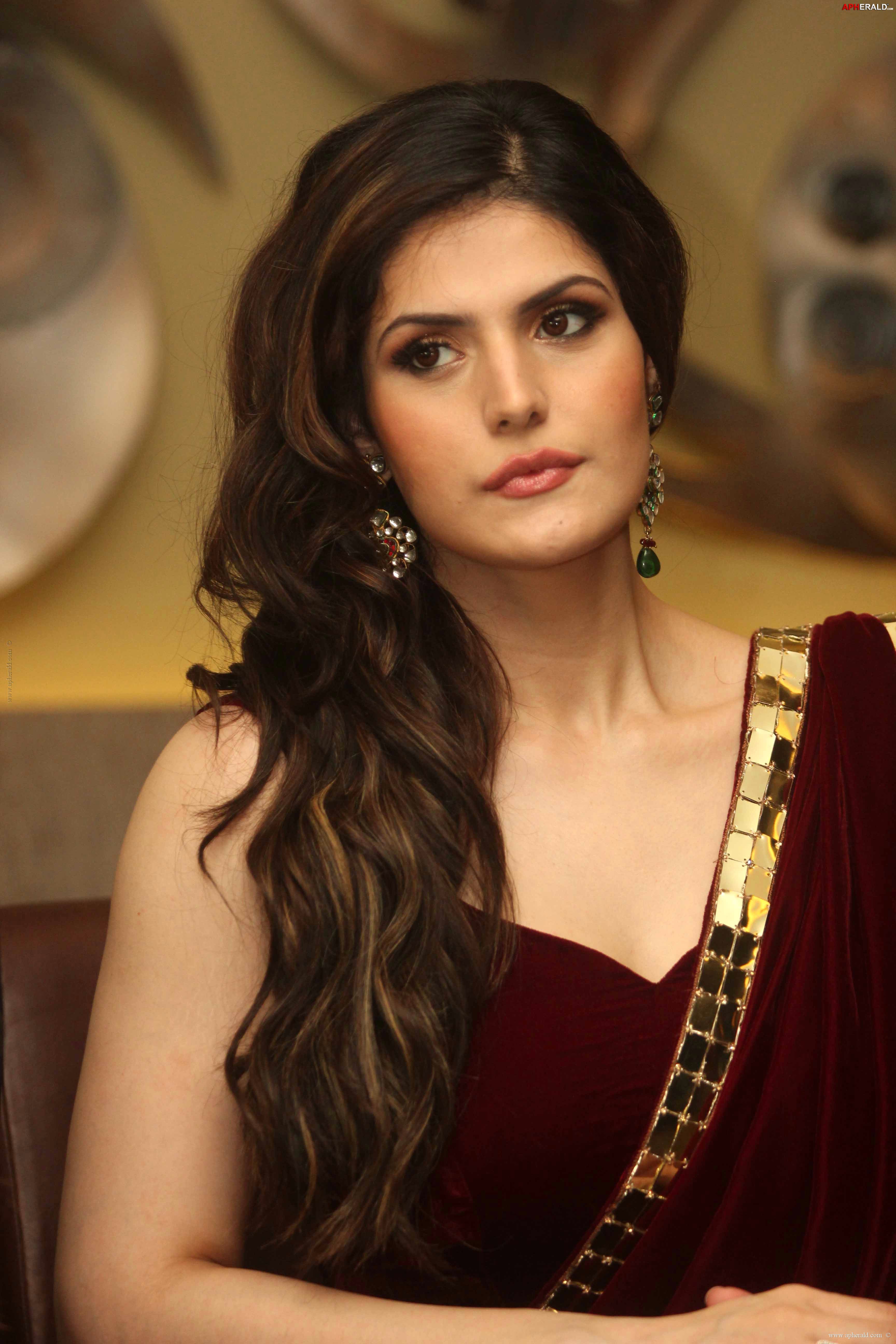 Zarine Khan launches India Wedding Lounge