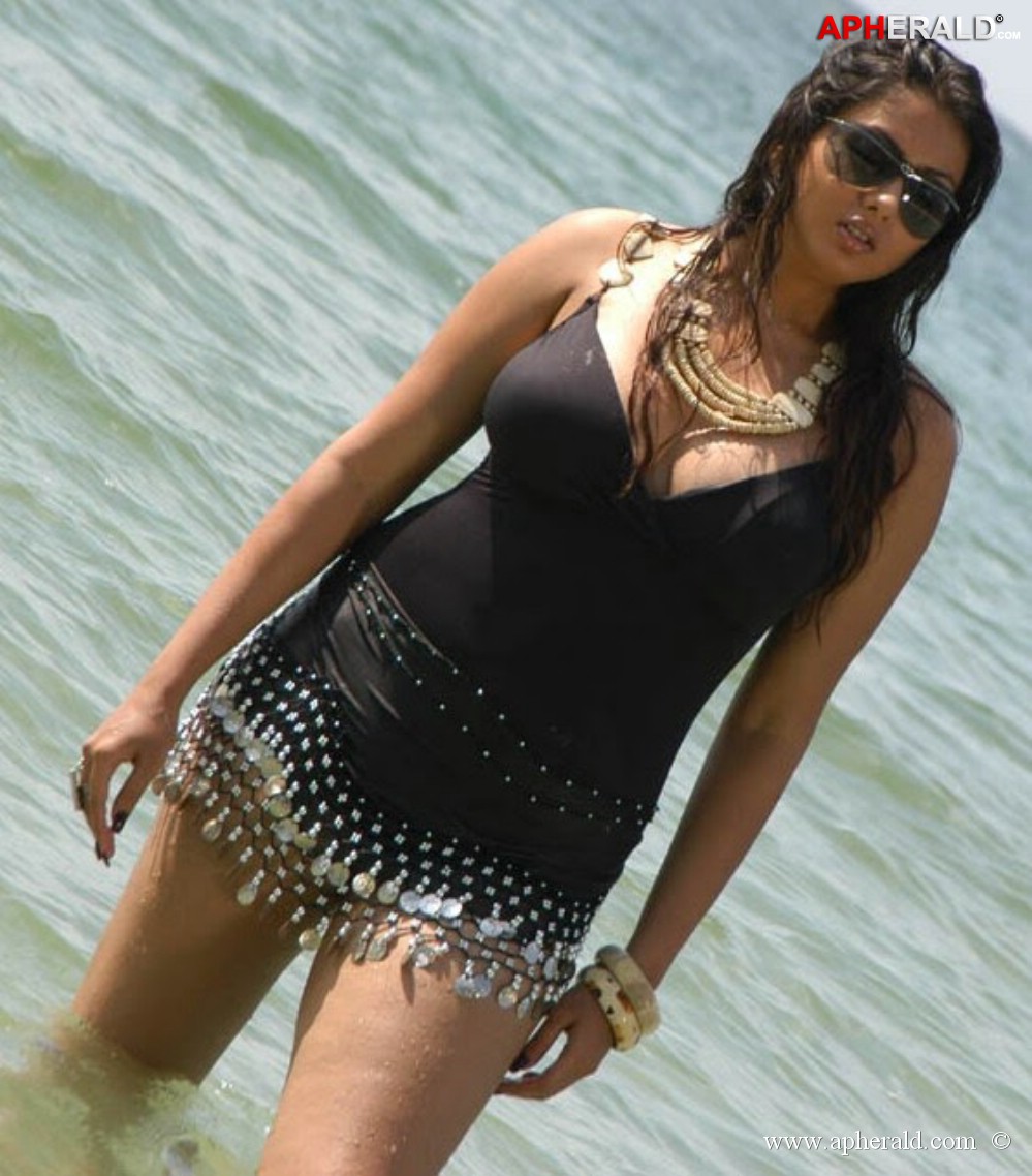 Actress Namitha Hot Bikini Photos