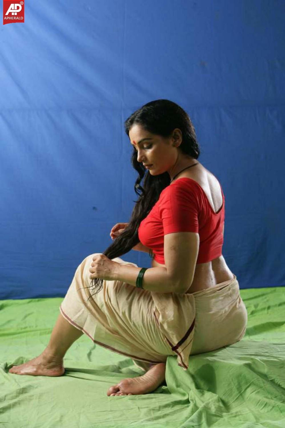 Actress Swetha Menon Hot Photo Stills