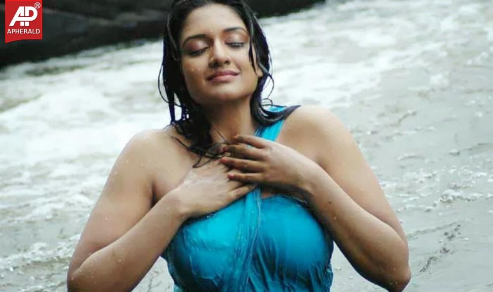 Heroine Vemalaraman Xxx - Actress Vimala Raman hot Wet Pics