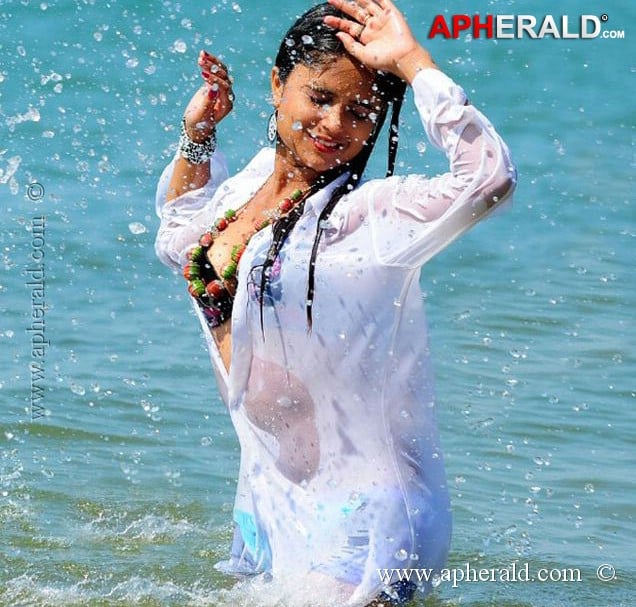 Actress in Beach Collections