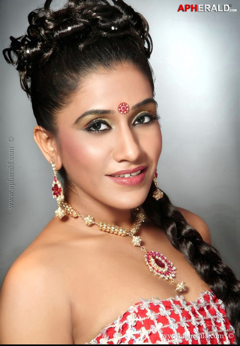 Ameesha Yadav Hot Pics