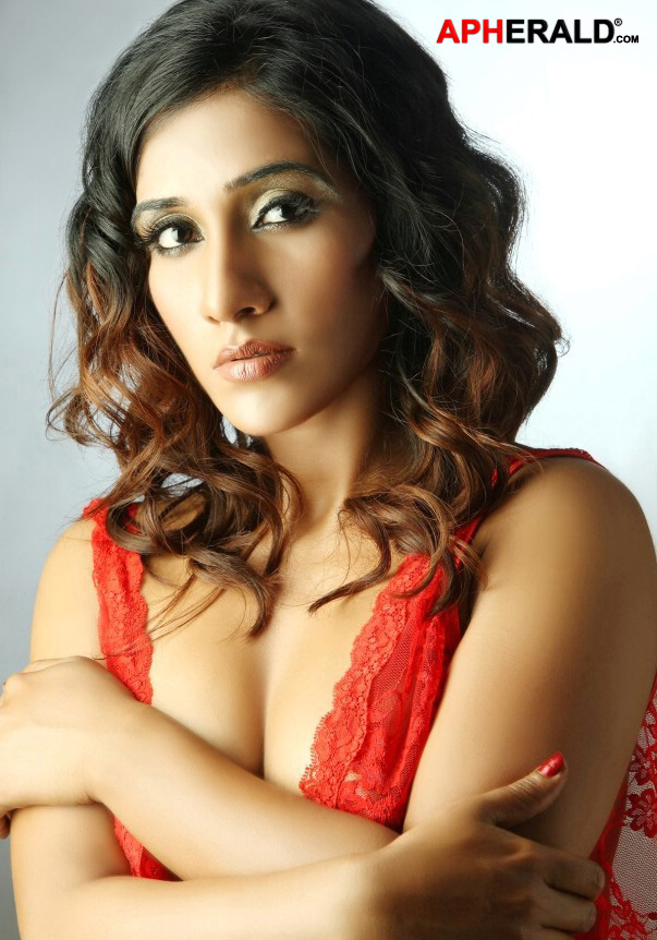 Ameesha Yadav Hot