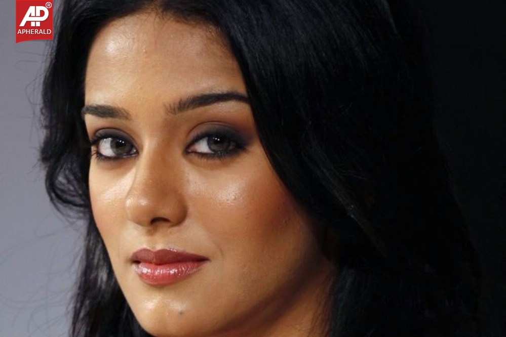 Amrita Rao Spicy Photos