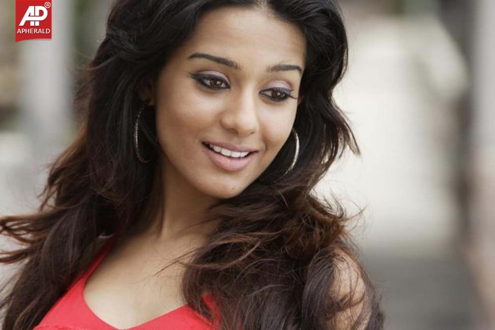 Amrita Rao Spicy Photos