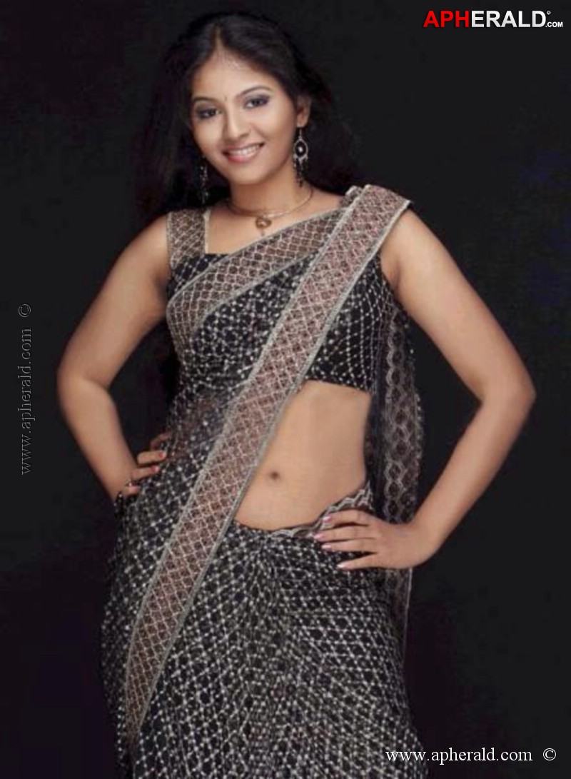 Anjali Hot Navel Show