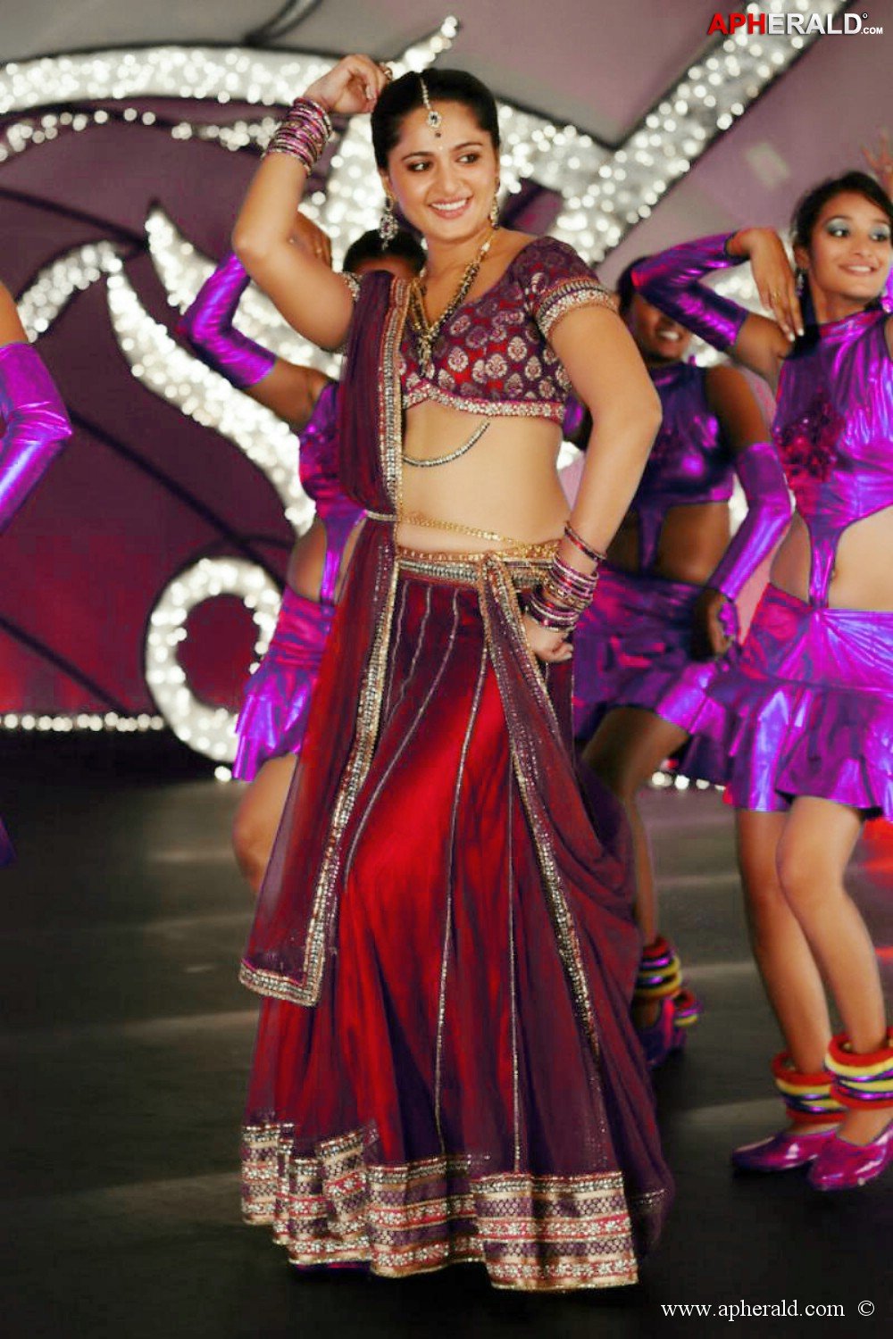 Anushka Latest Hot Navel Images