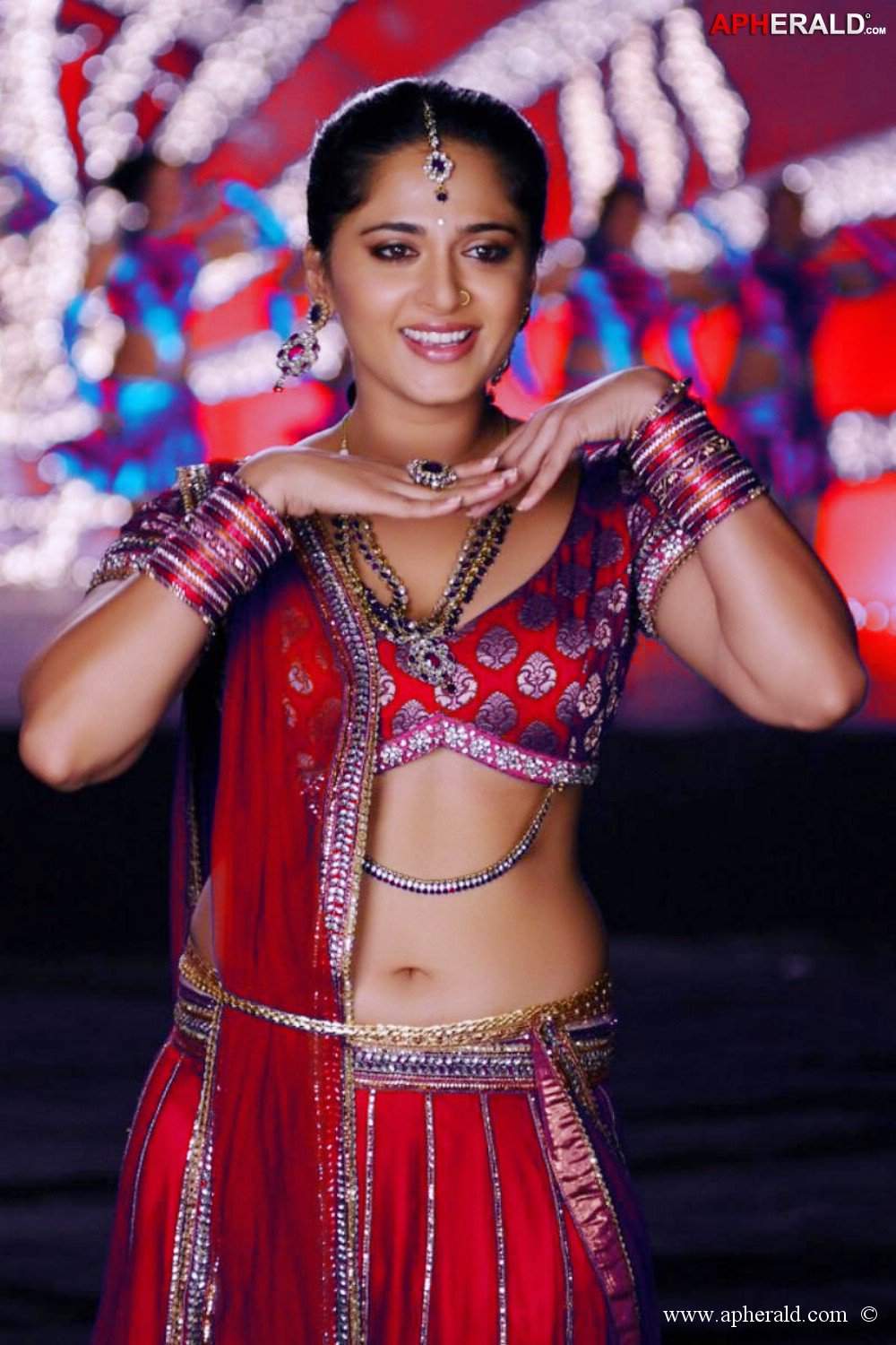 Anushka Latest Hot Navel Images