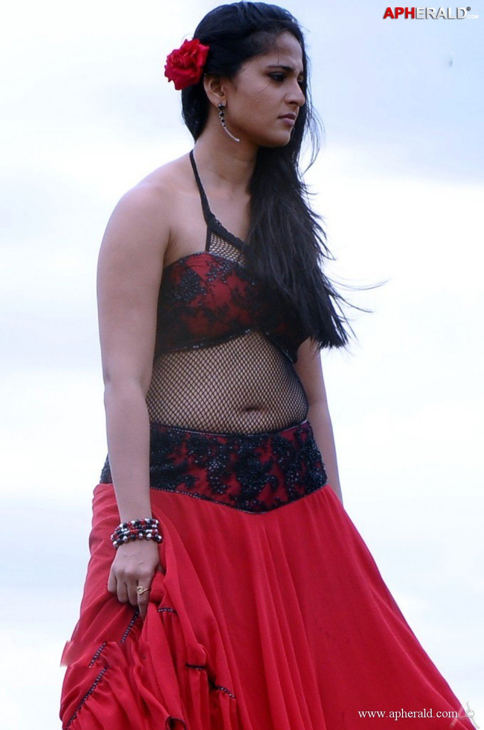 Anushka Latest Hot Navel Images