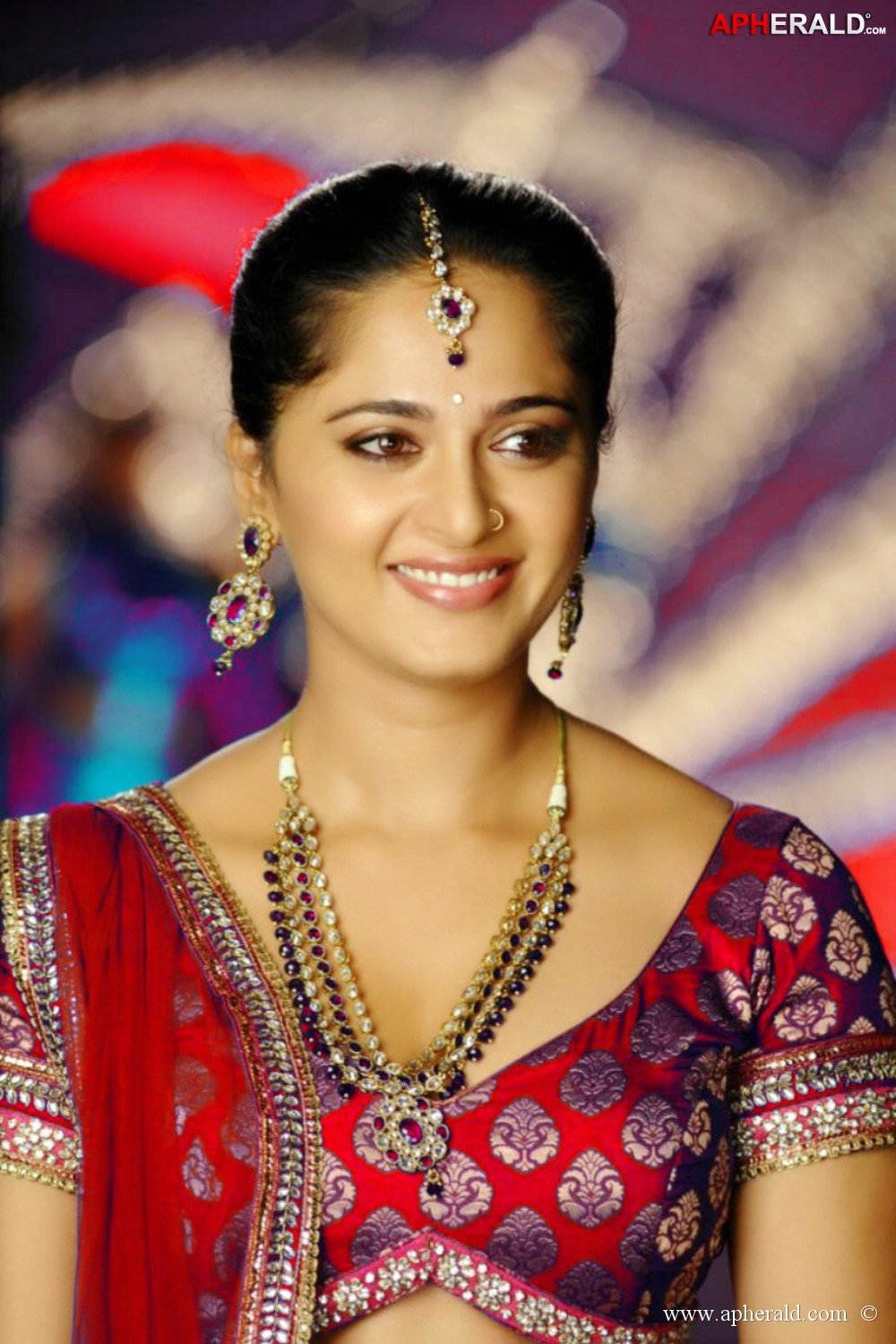 Anushka Latest Hot Navel Images