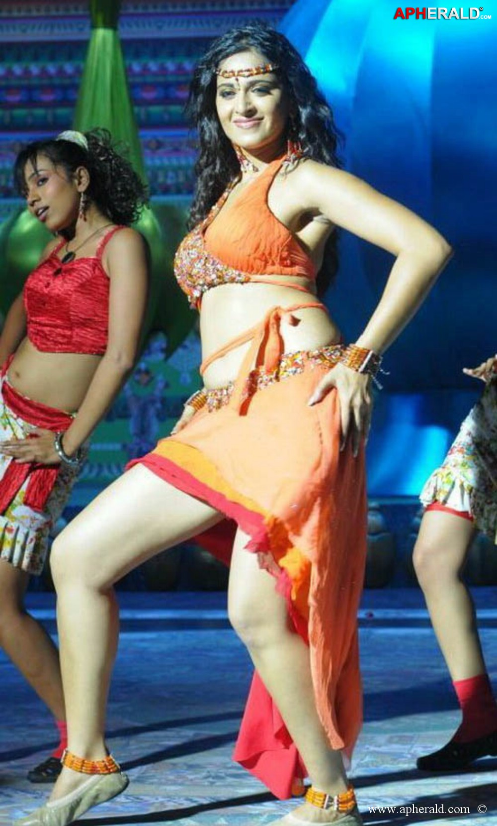 Anushka Shetty Hot Dance Galelry