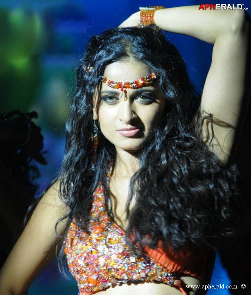 Anushka Shetty Hot Dance Galelry