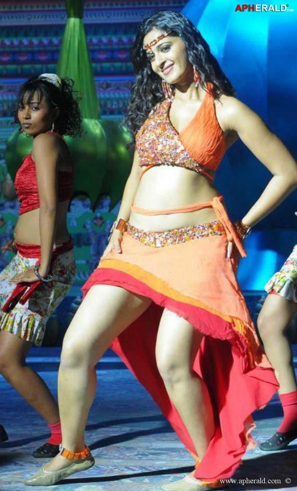 Anushka Shetty Hot Dance Galelry