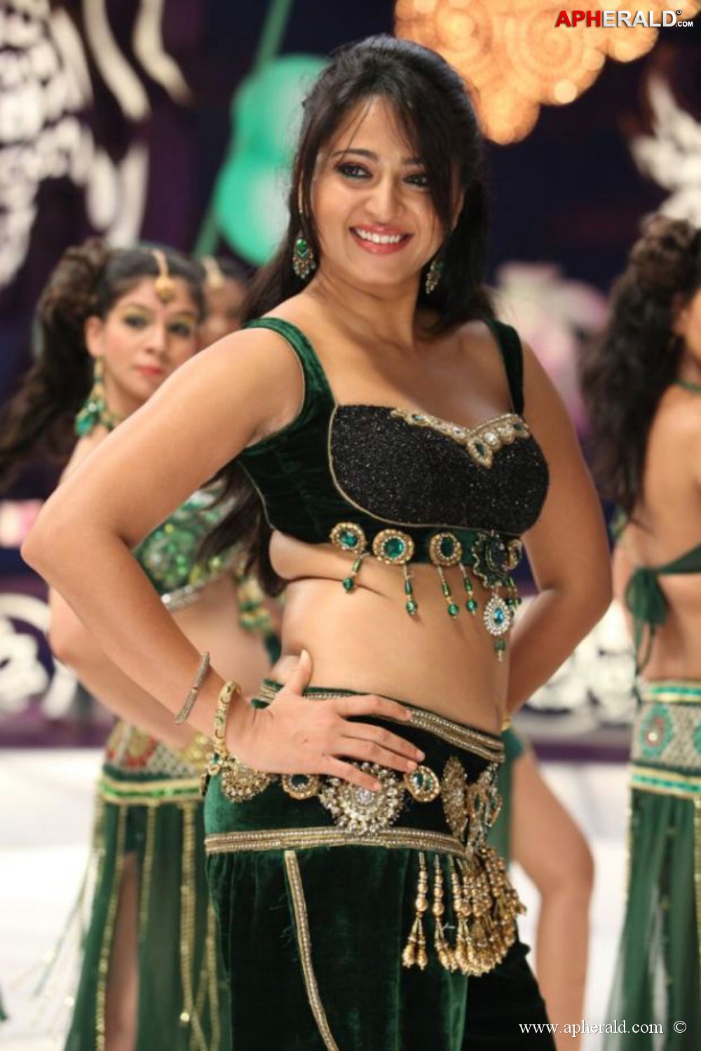 anushka shetty hot Navel Pictures