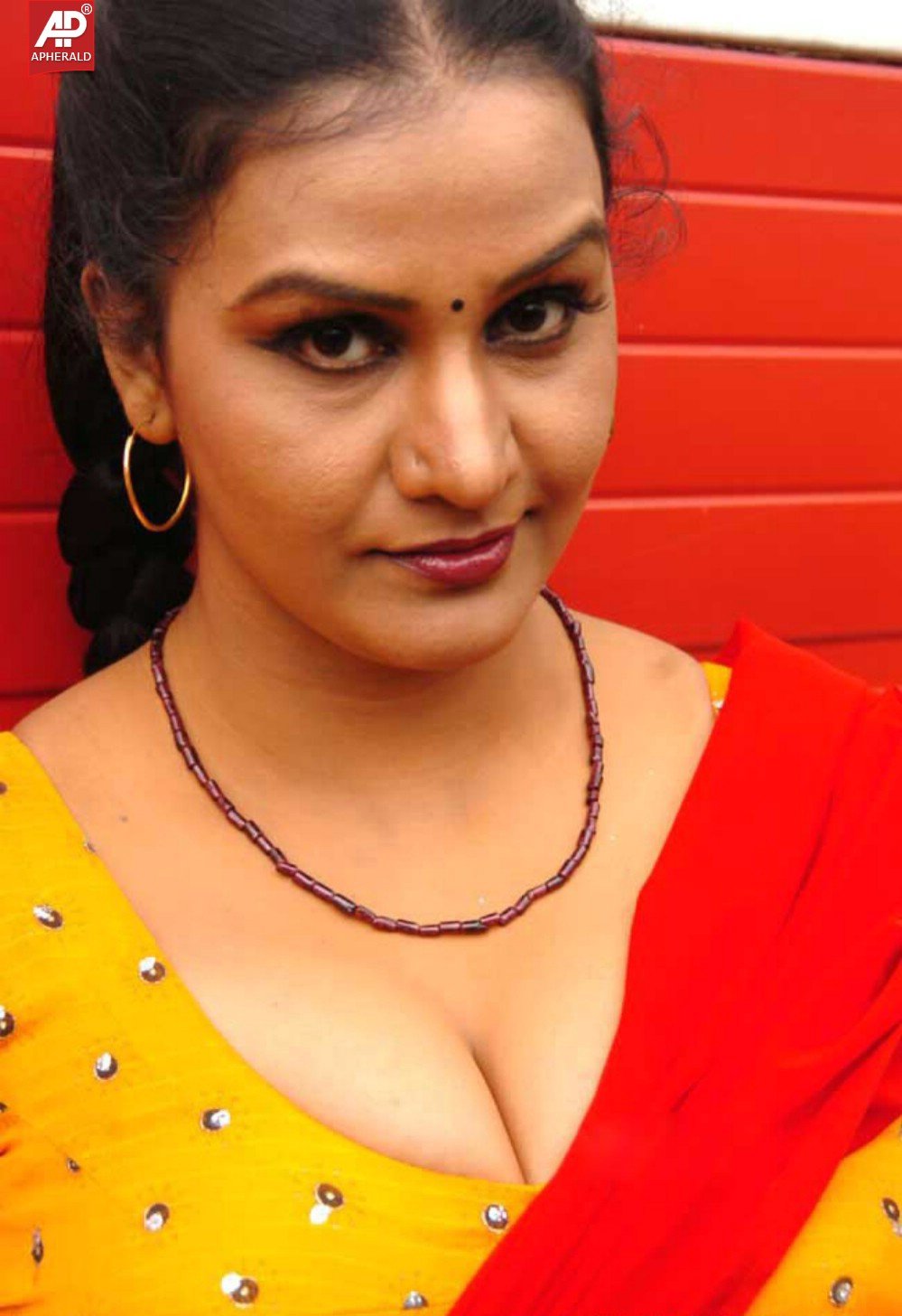 apoorva hot navel pictures