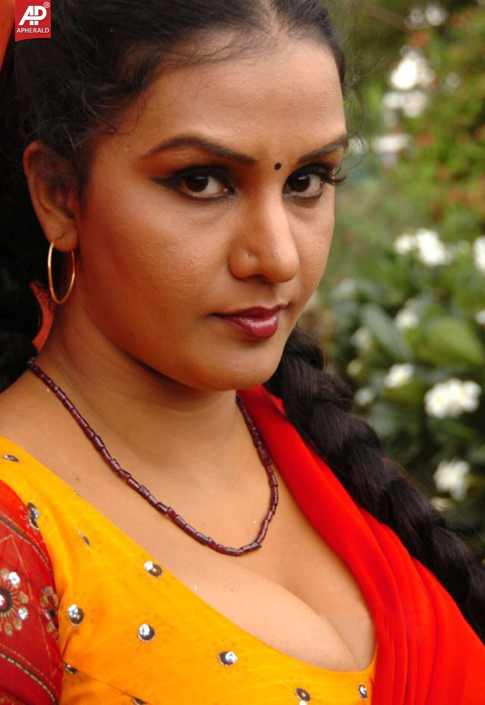 apoorva hot navel pictures