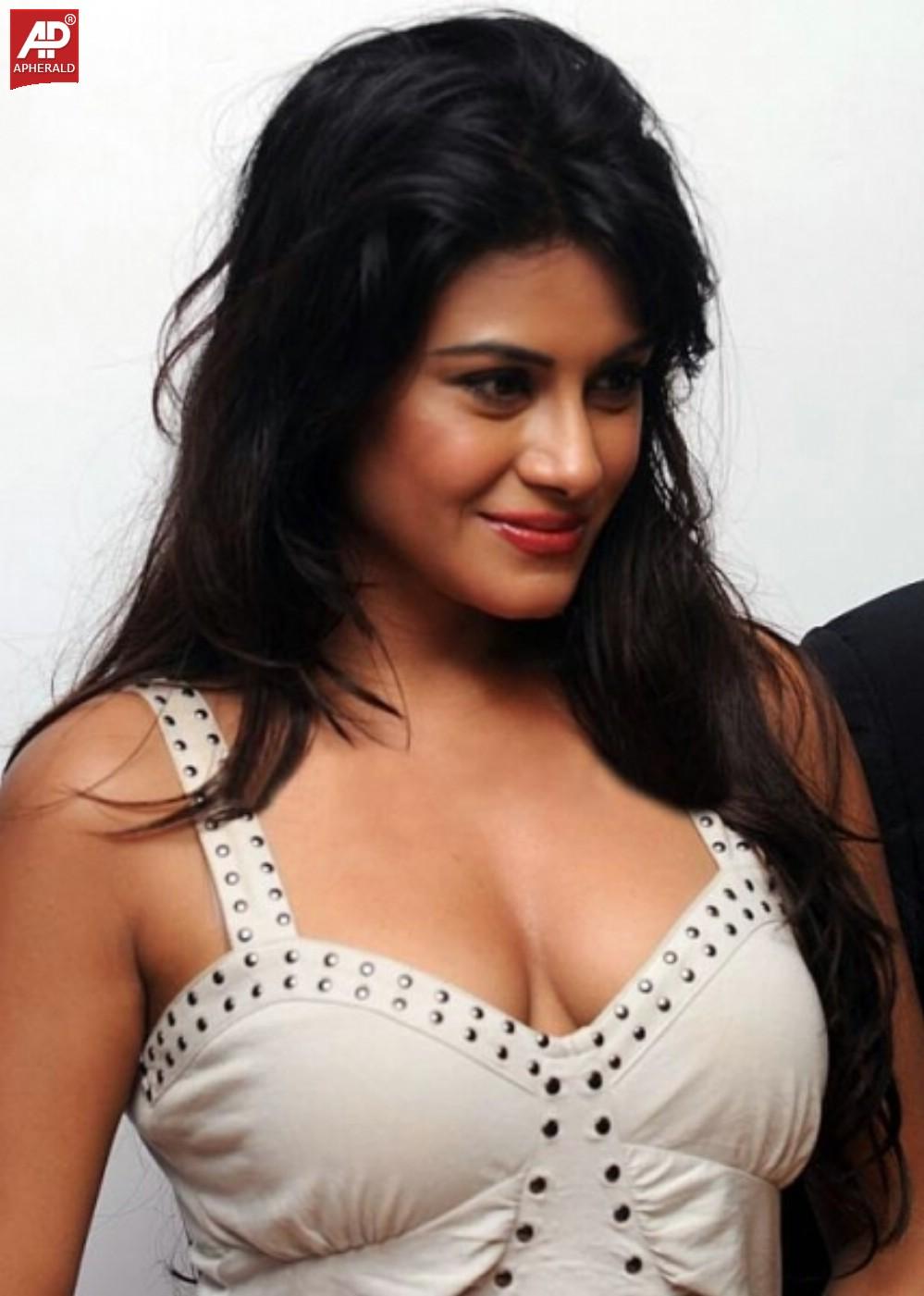 Bindu Chowdary Hot Gallery