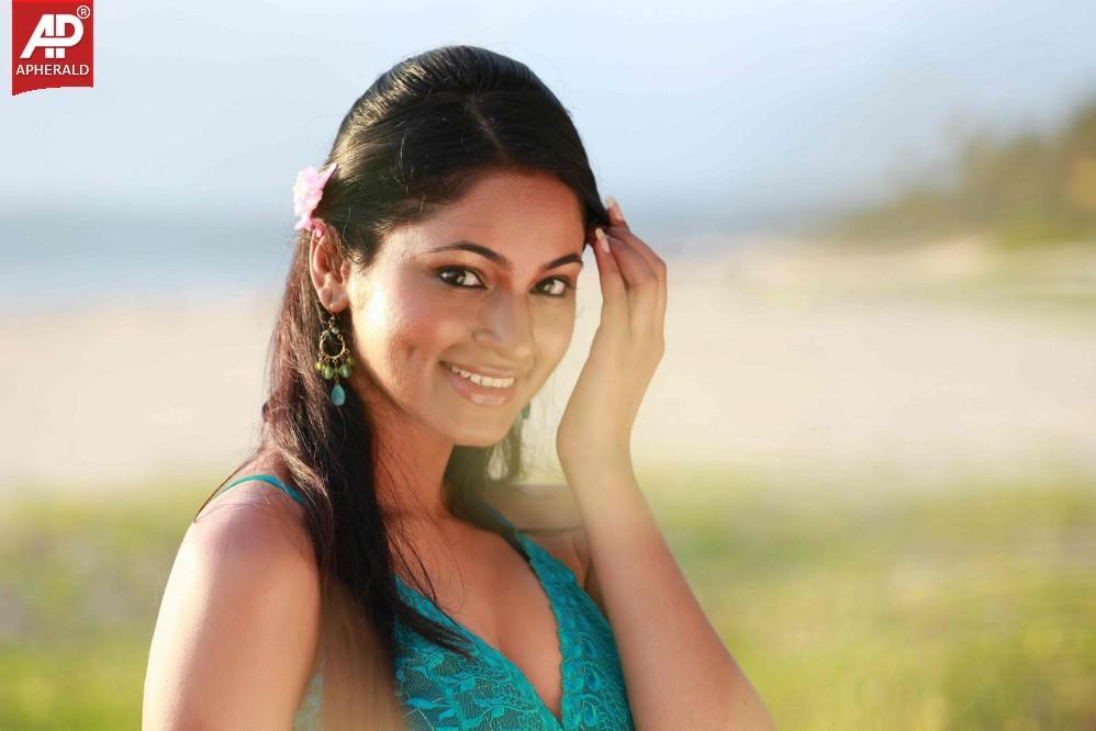 Green Signal Heroine Hot Stills