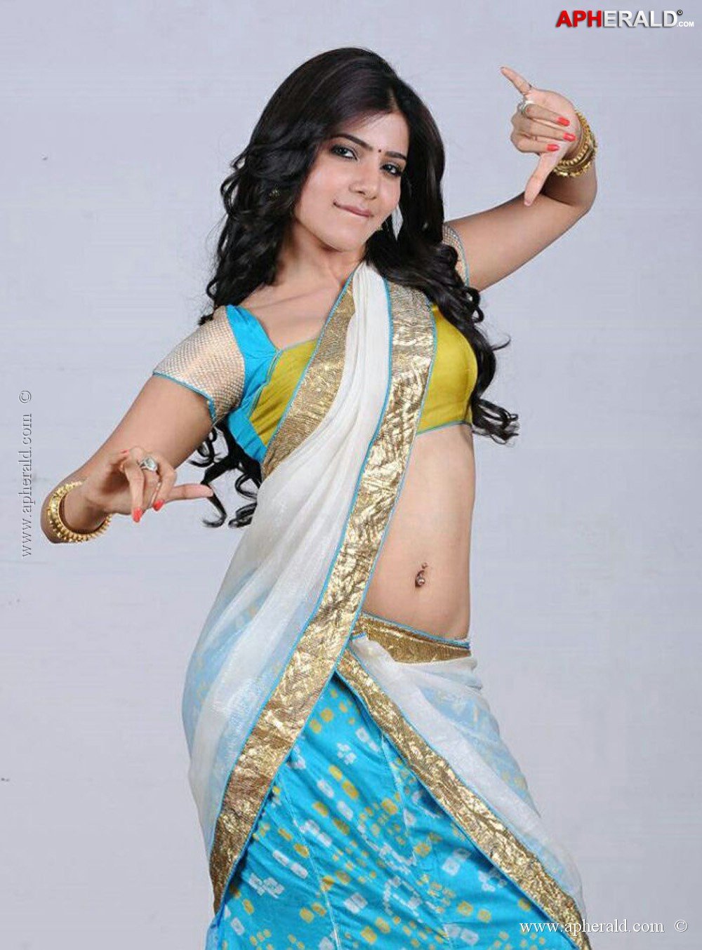 Hot Actress in Saree Photos