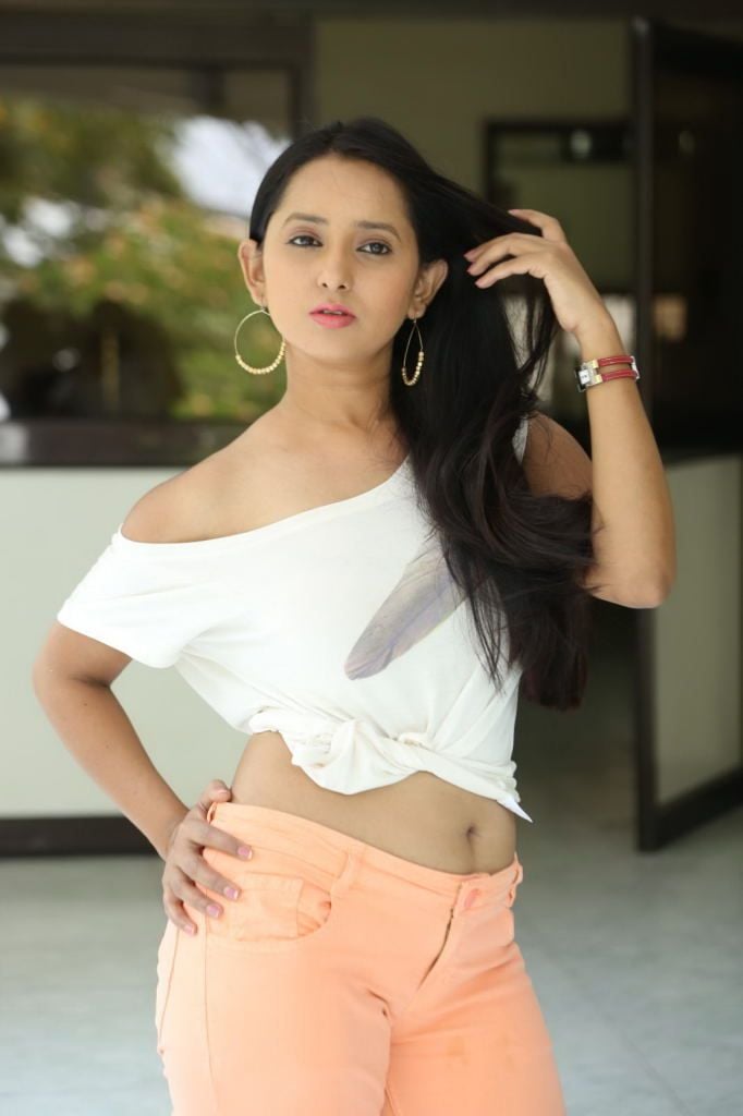 Ishika Singh New Spicy Stills