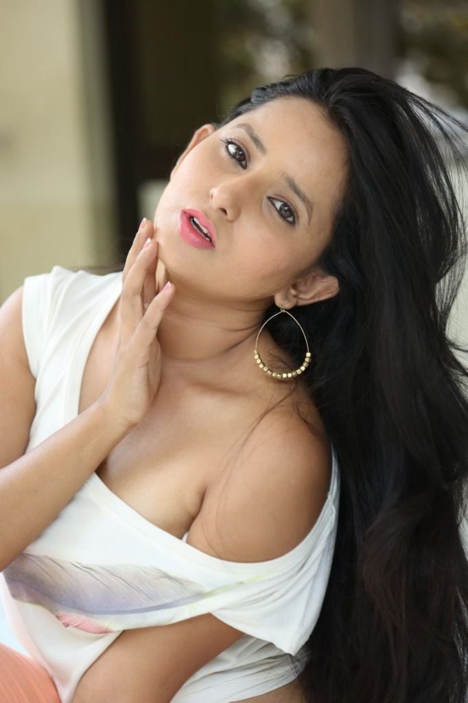 Ishika Singh New Spicy Stills