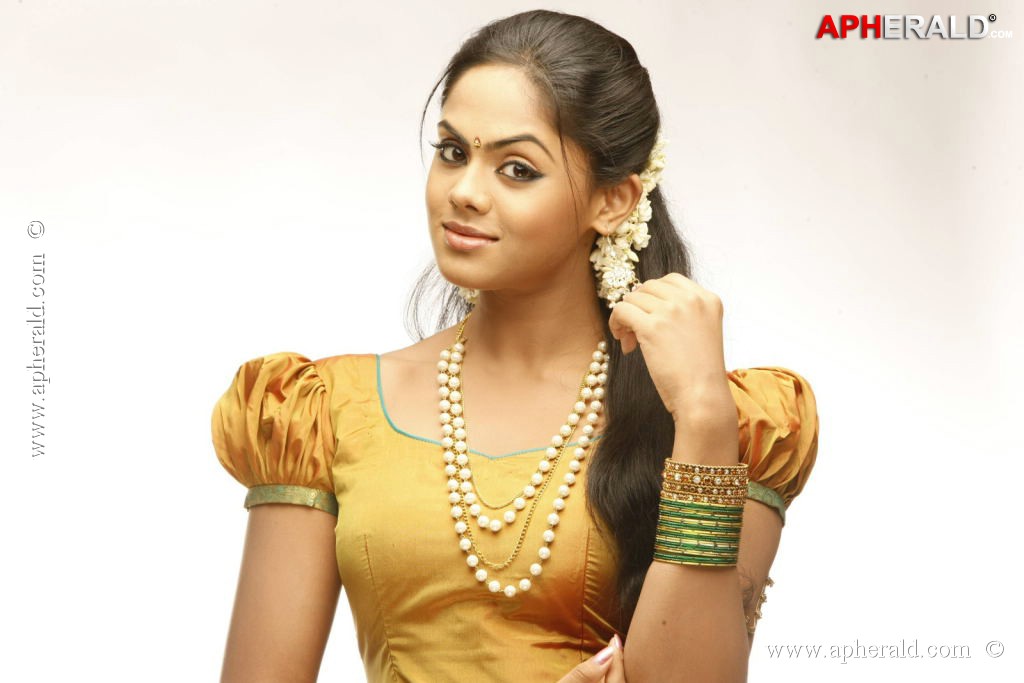 Karthika Nair Spicy Stills