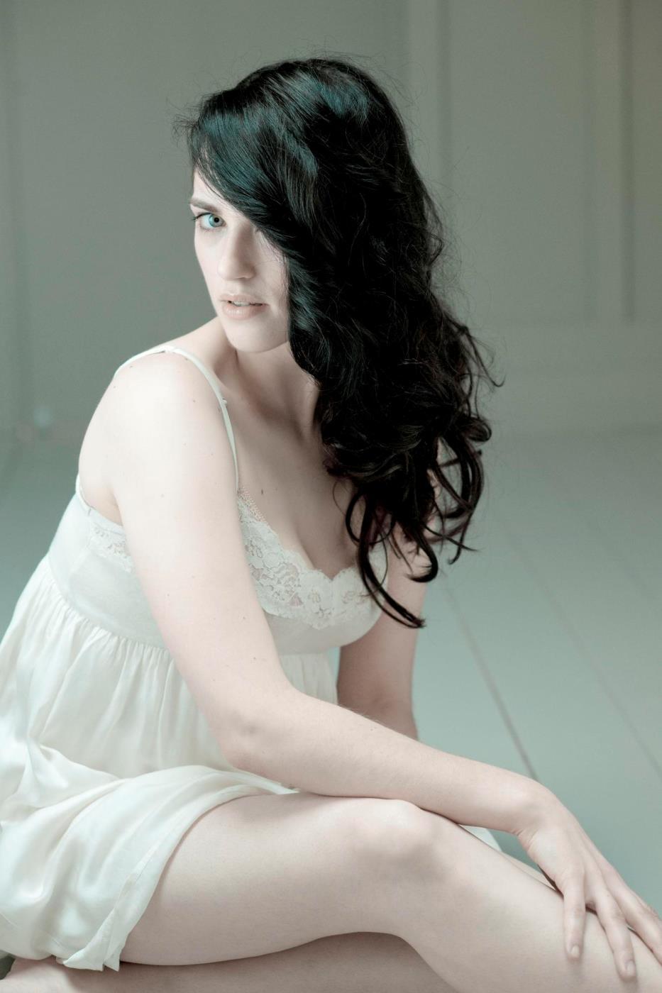 Katie Mcgrath Latest Spicy Photoshoot