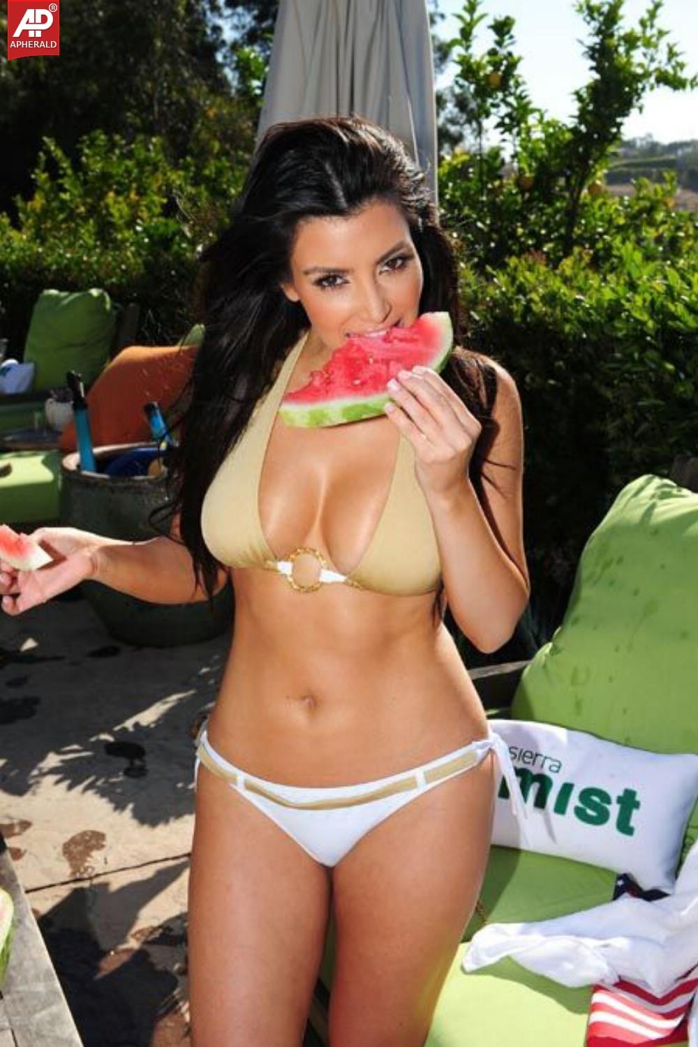 Kim Kardashian Hot in Bikini Stills