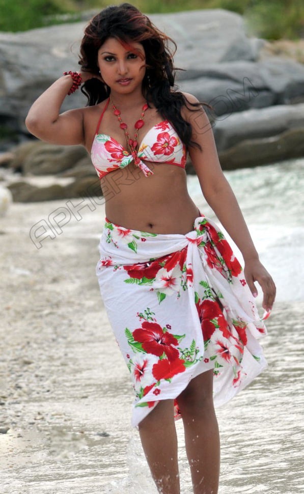 Komal Jha Latest Hot Pics