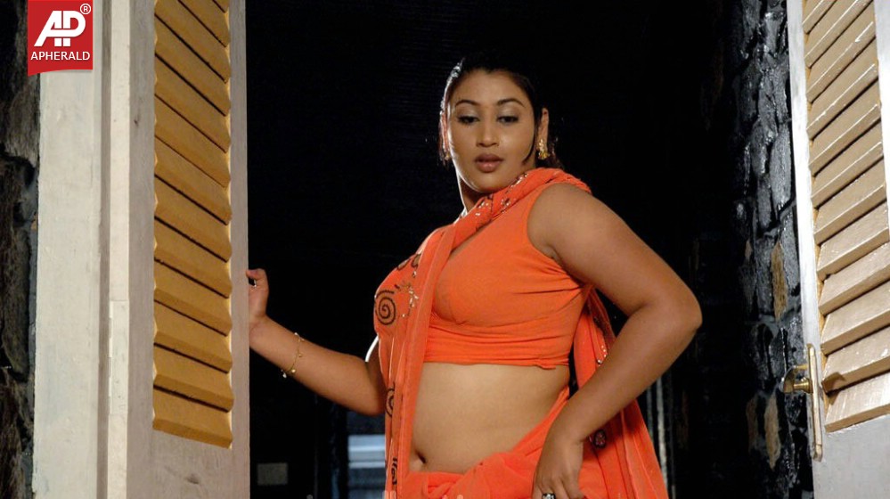 Latest Hot Actress Photos