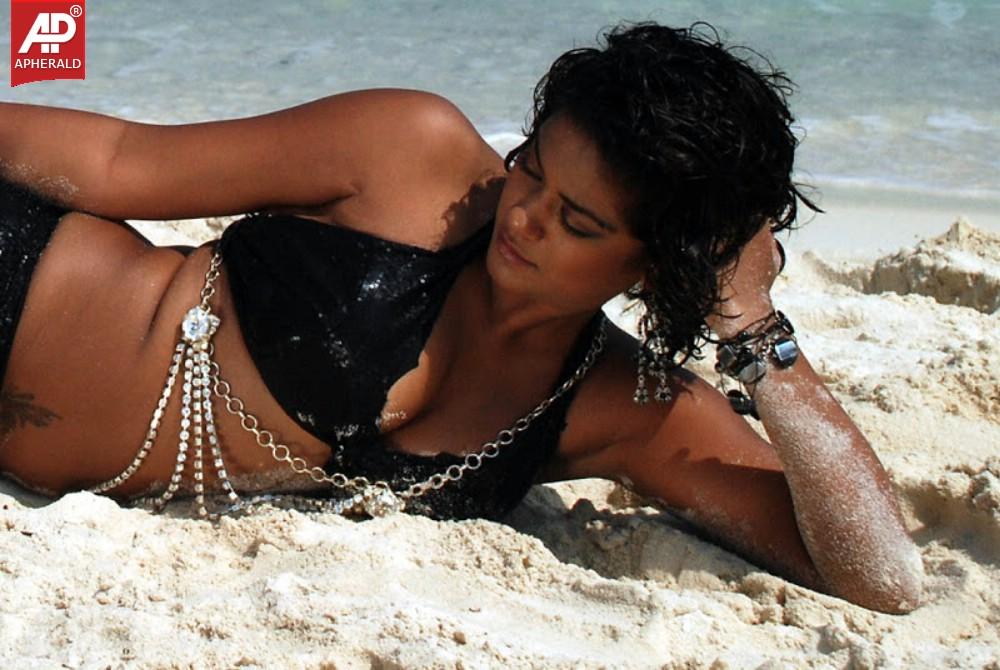 Mumaith Khan Hot Bikini Wallpapers