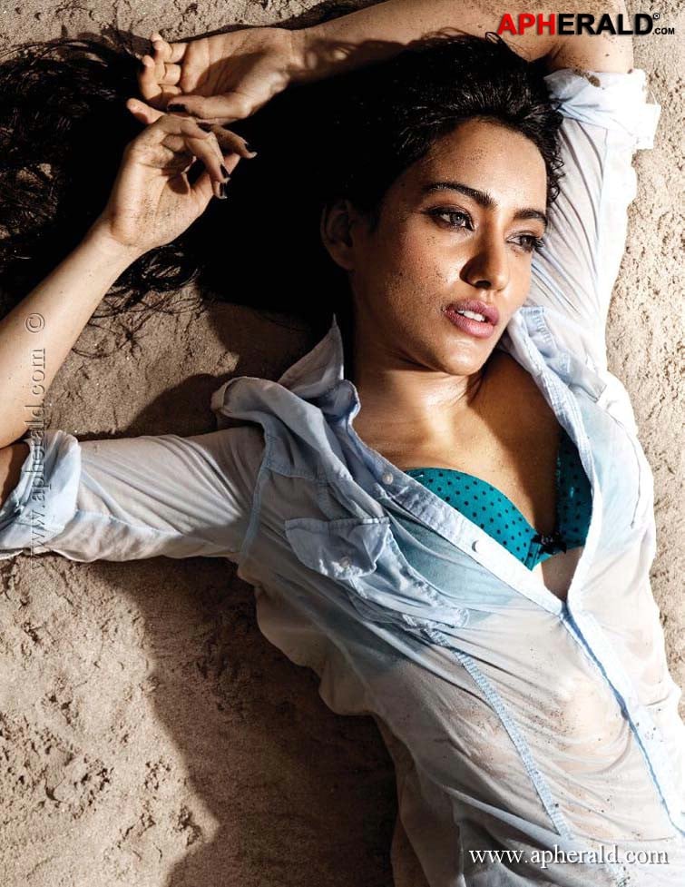 Neha Sharma Hot Pics