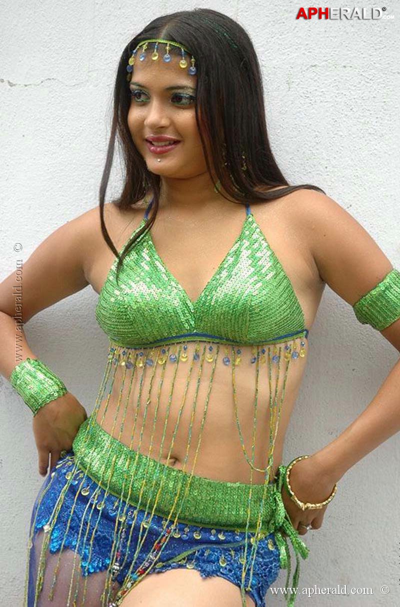 Nicole Hot Photos