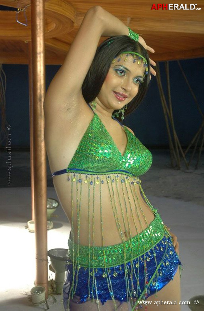 Nicole Hot Photos