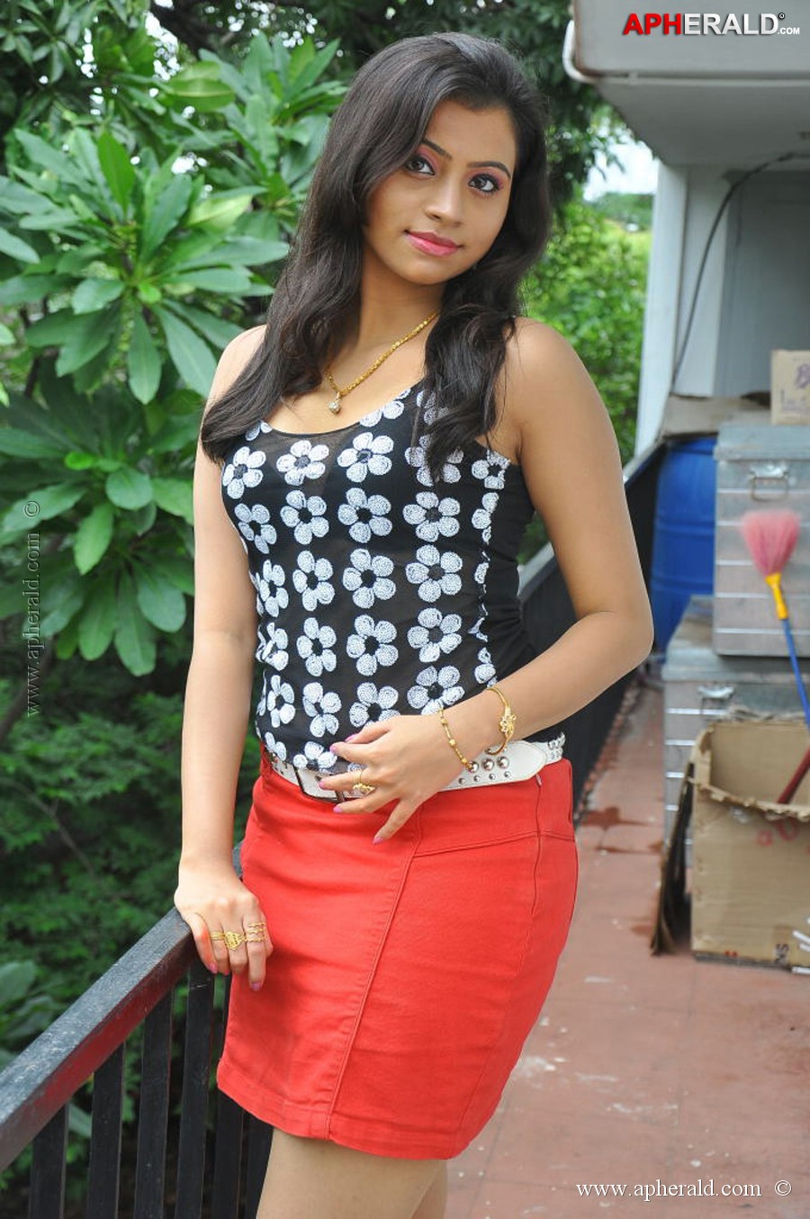 Priya Spicy Photos