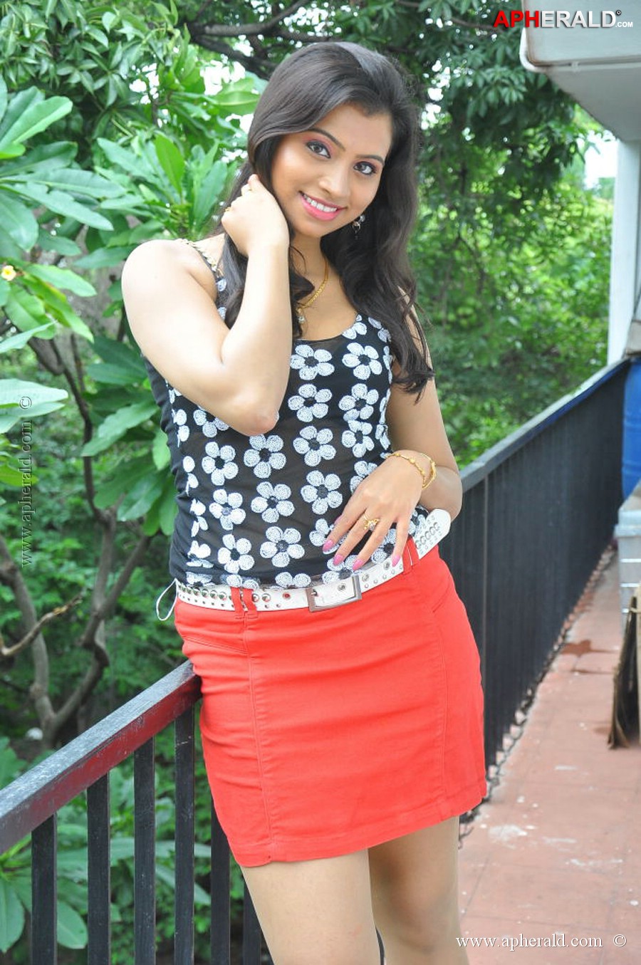 Priya Spicy Photos