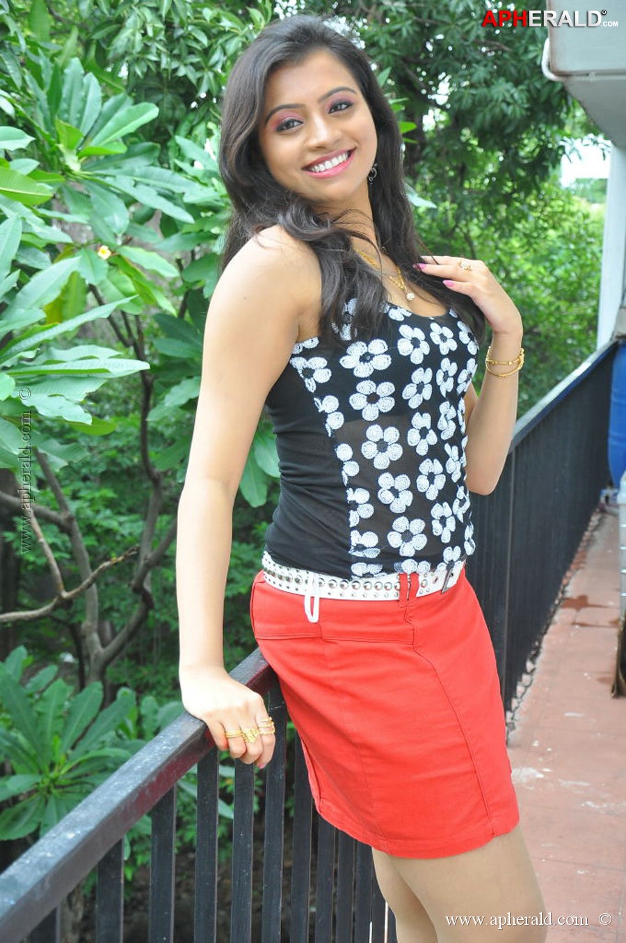 Priya Spicy Photos