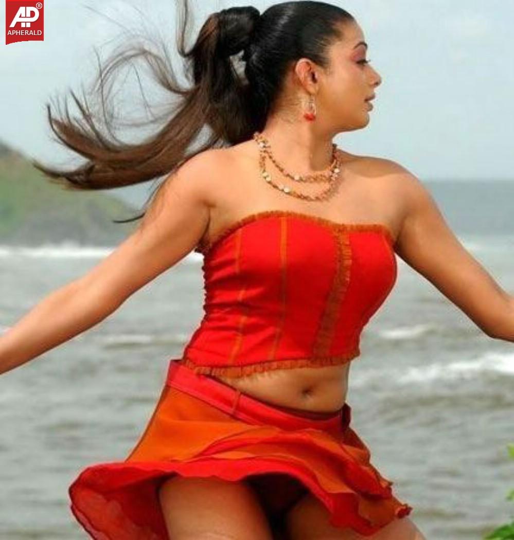Priyamani Sex Video Kannada - Priyamani Hot n Sexy Wallpapers