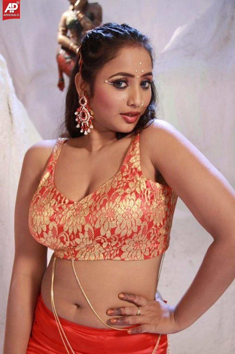 Rani Chatterjee Hot Stills